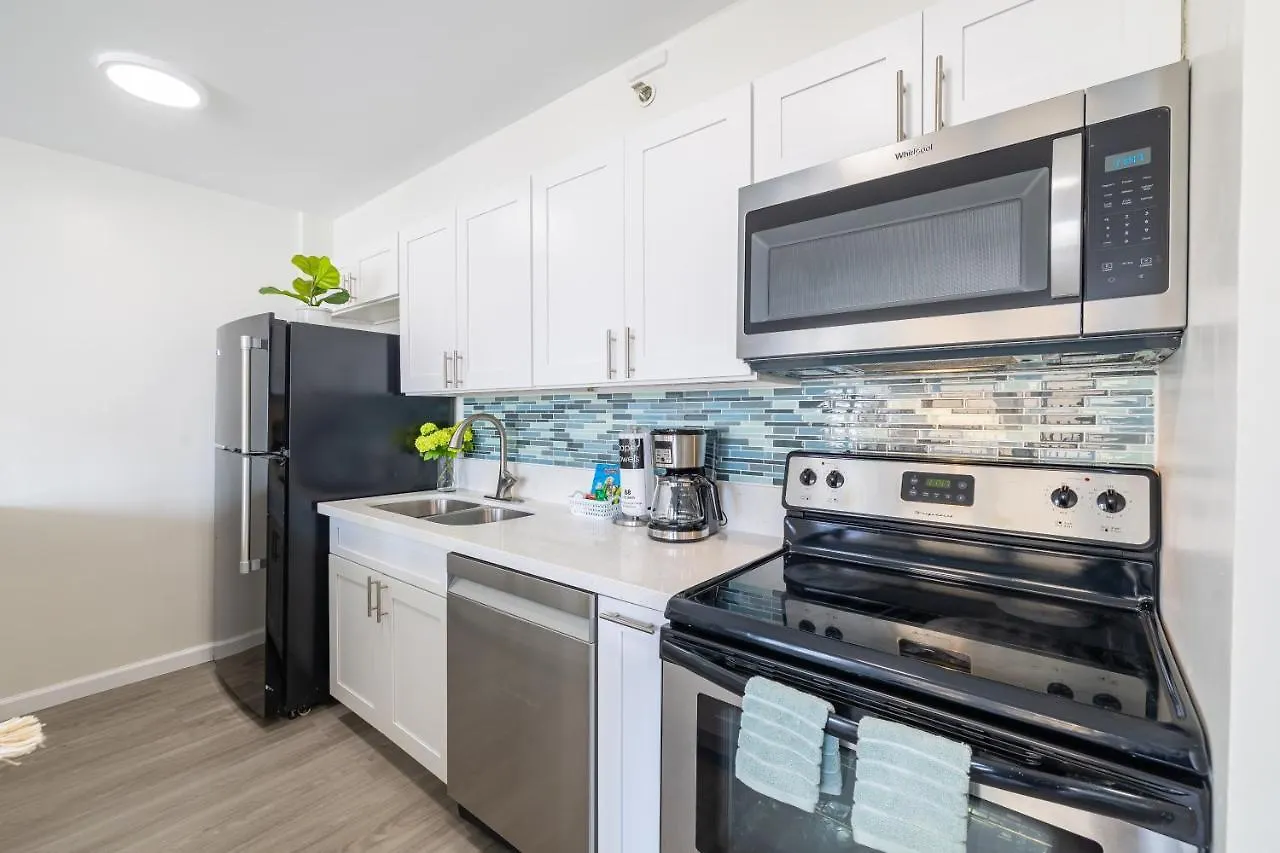 Remodeled 1Br Condo, Ocean Views With Free Parking! Honolulu
