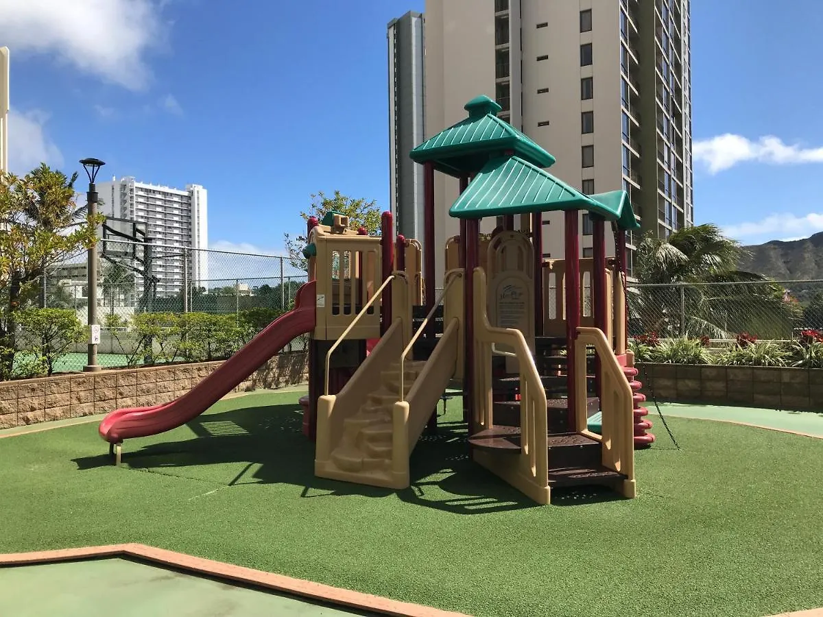 Apartment Remodeled 1Br Condo, Ocean Views With Free Parking! Honolulu