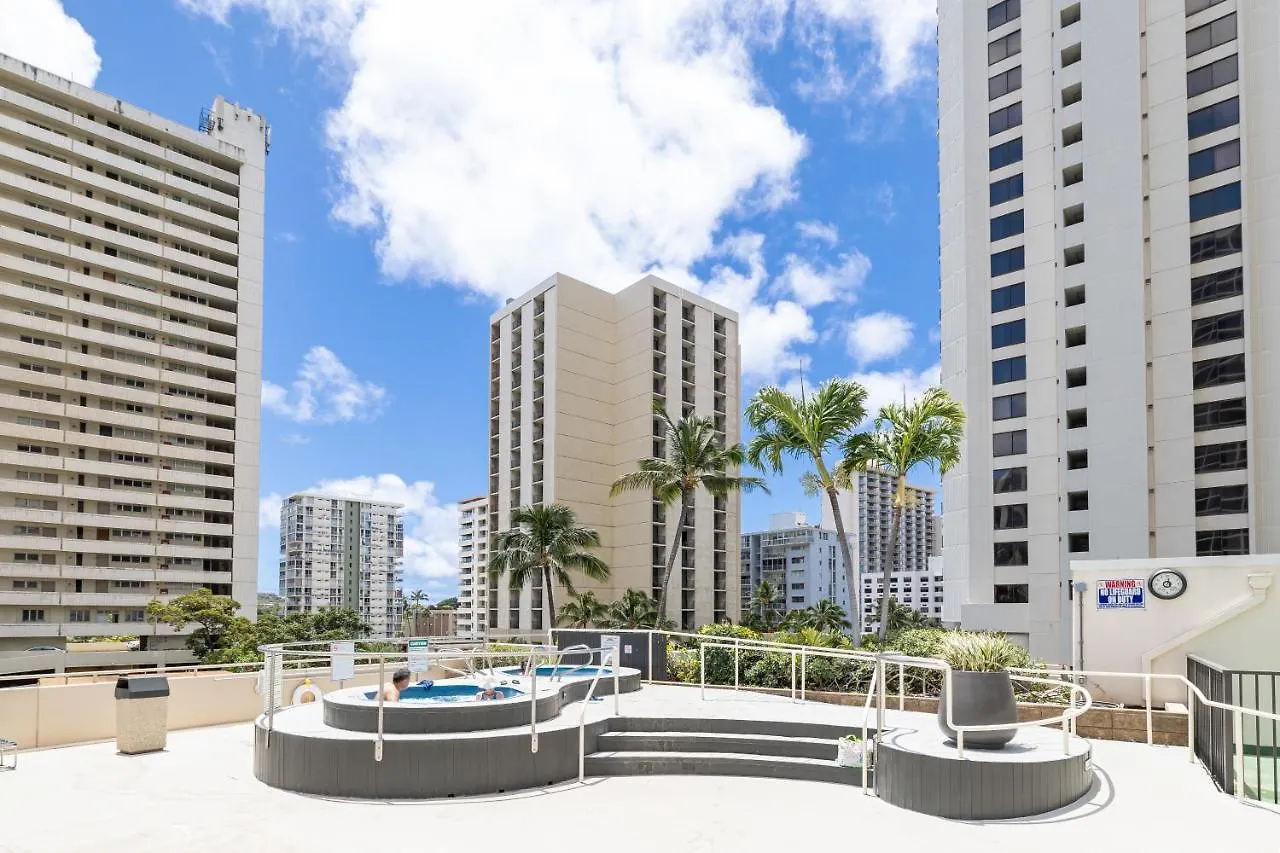 Remodeled 1Br Condo, Ocean Views With Free Parking! Χονολουλού Διαμέρισμα